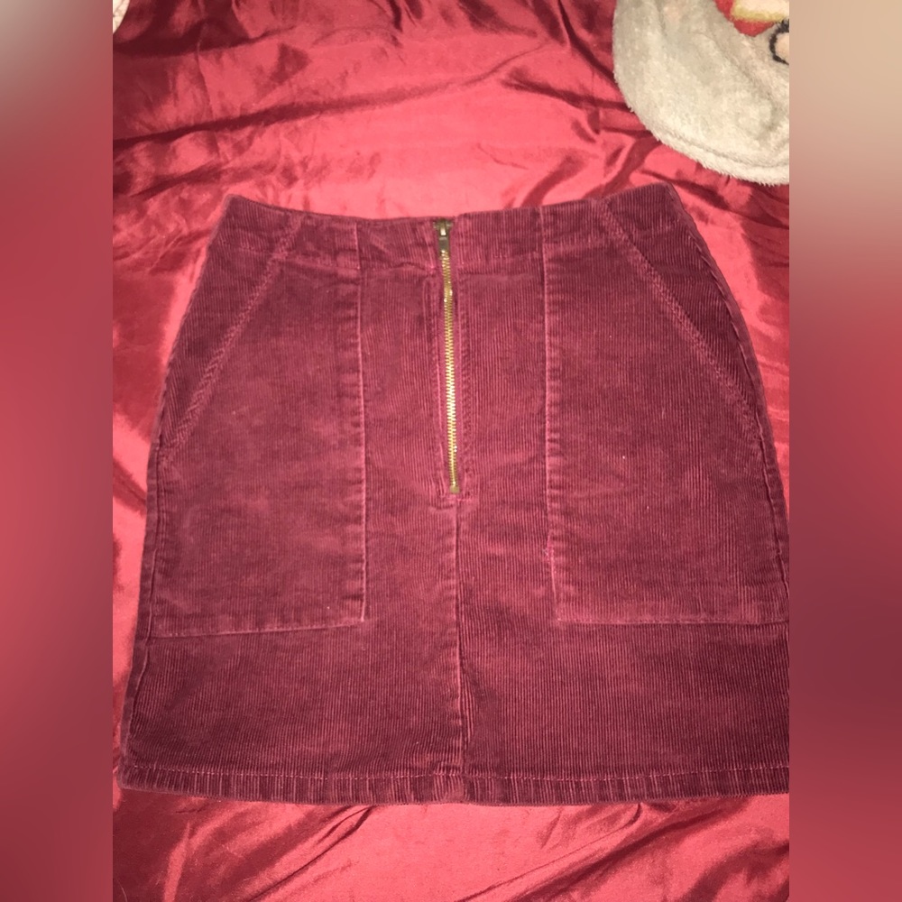 Dark red pencil zipper skirt with pockets